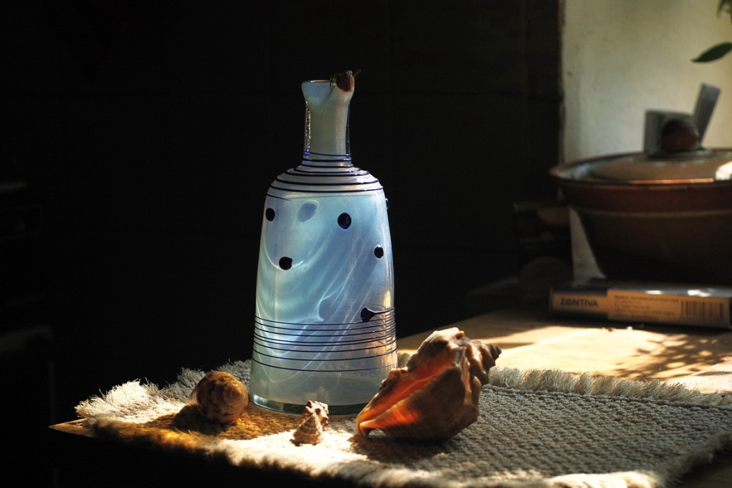 Тёплой памятью, море, нахлынь ракушки, натюрморт, бутылка