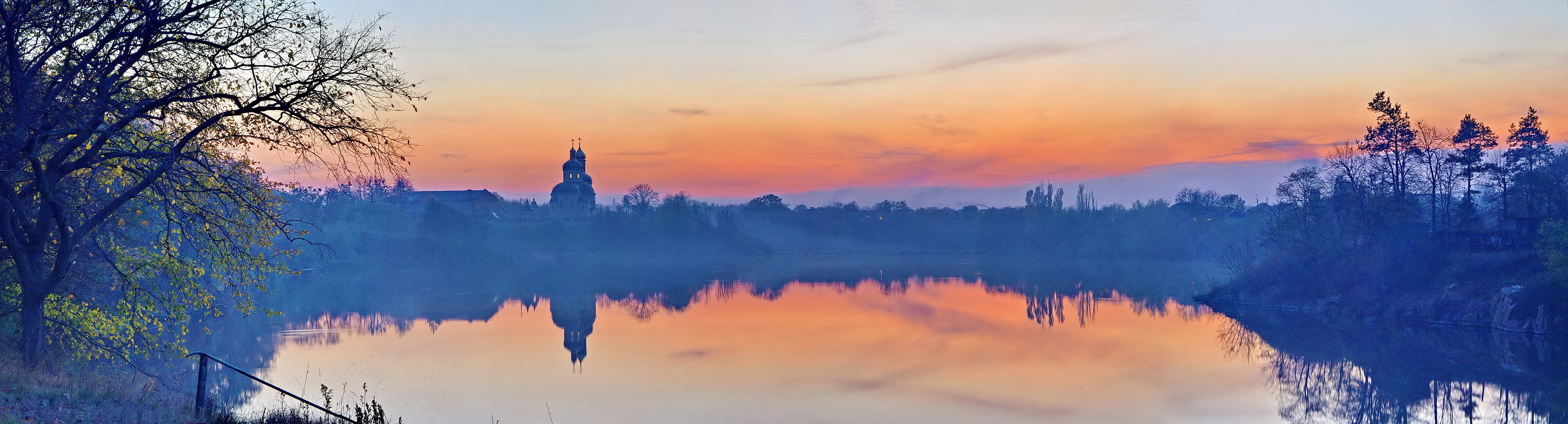 Одного осіннього дня. Вечоріло... р.рось, водосховище, смт.стеблів, вечірній туман
