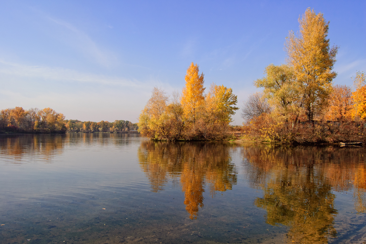 Оранжевый берег осень, река