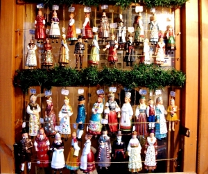 Souvenirs "Estonian national costumes"