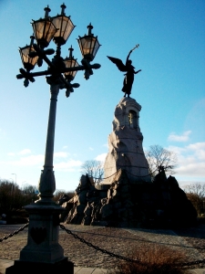 Monument to the sailors who died in the shipwreck