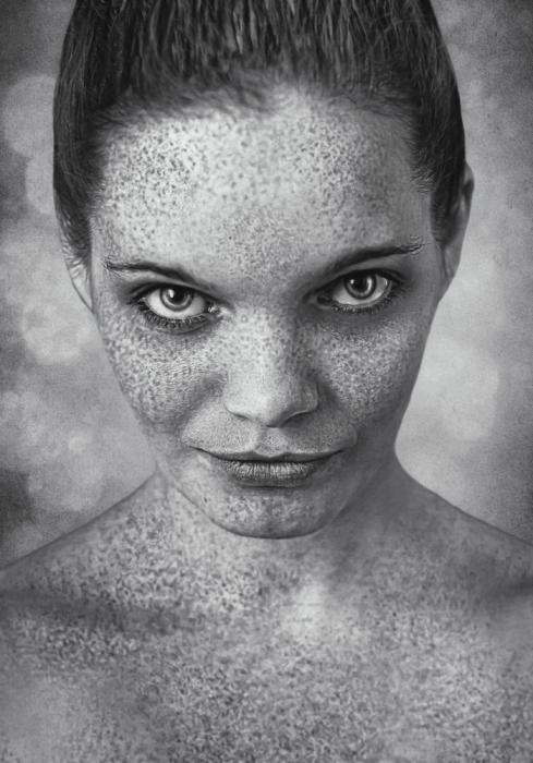 girl, portrait, woman, kiev, black-and-white, ermak, olegermak, freckles