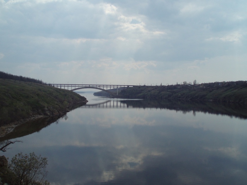 Хортица деревья, мост, вода