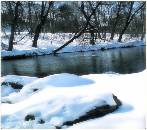 Зимовий річковий краєвид...