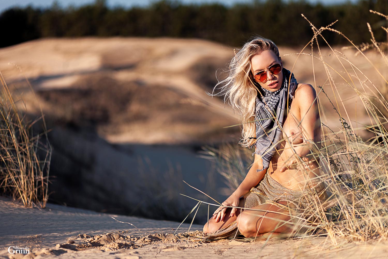 art nude, artistic nude, fine art nude, natural light, sunlight, nude photography, desert, desert nude, sand, warm tones