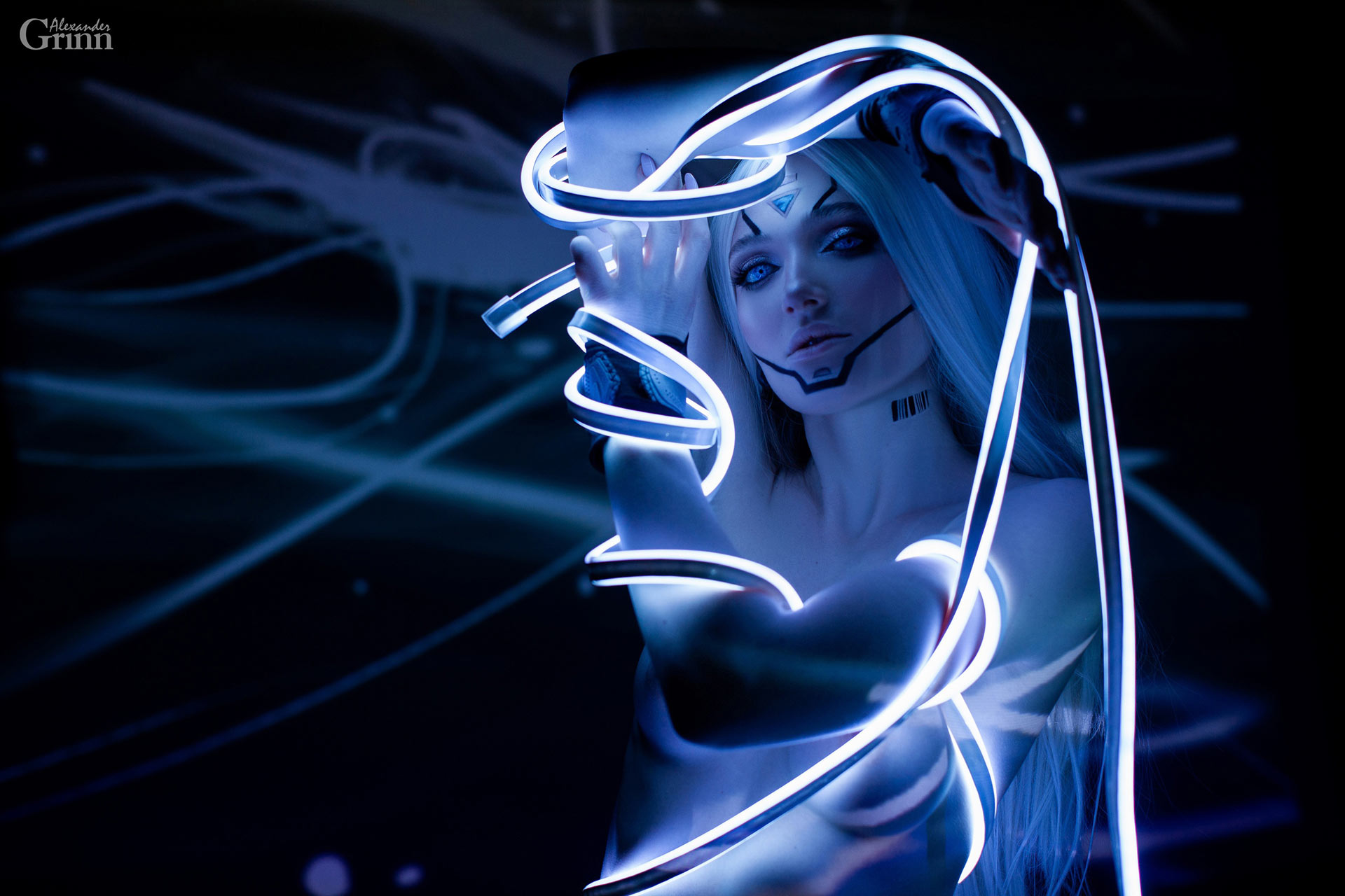 Molecule of the Universe голубой свет, nude, grinn, cosplay, косплей, неон, ню