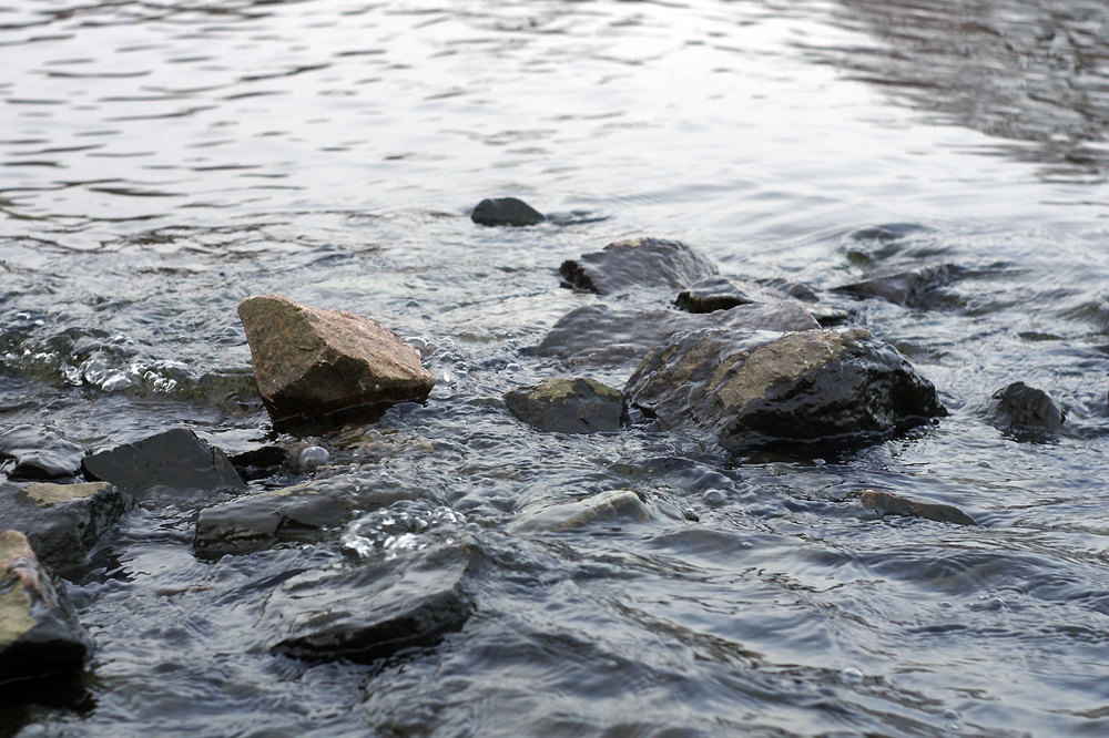 Вода и камни