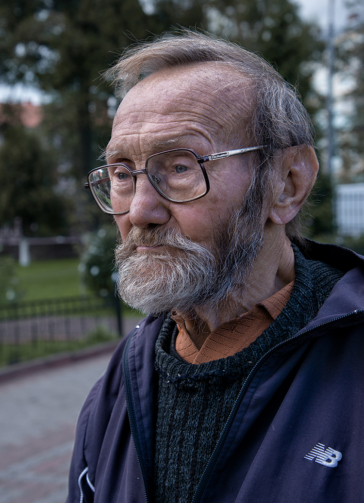 Поэт Виталий Демченко.