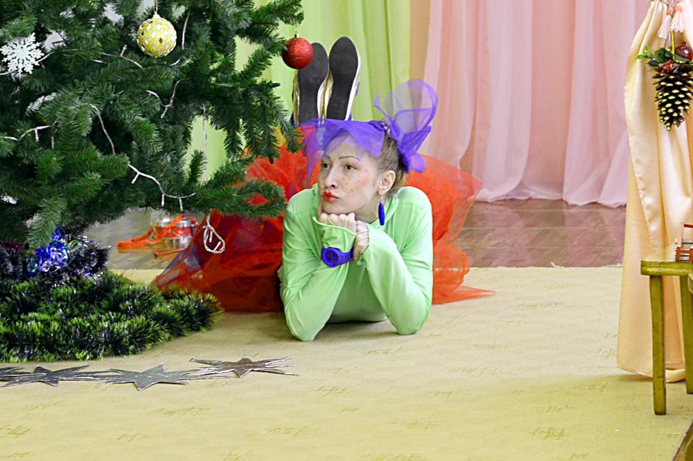 За кулисами
